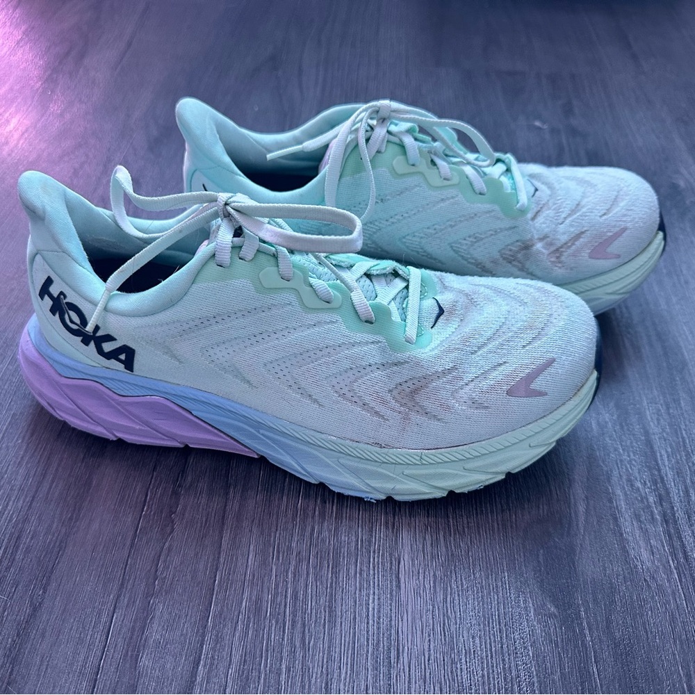 Hoka Arahi 6